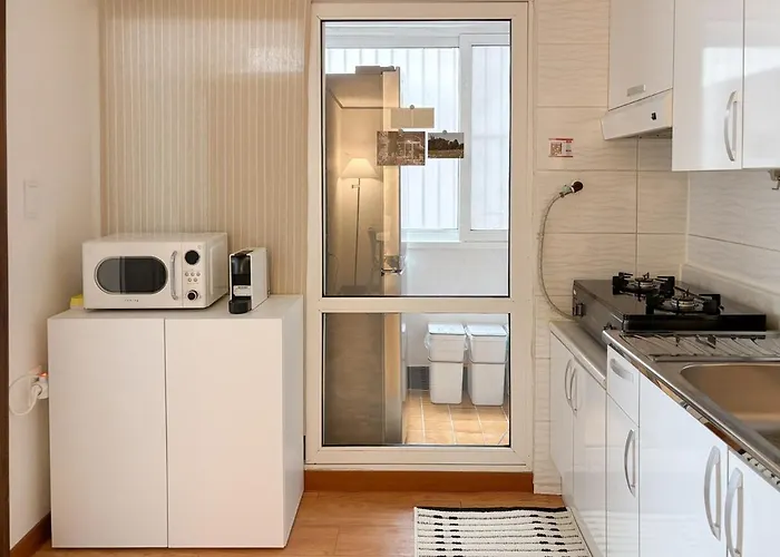 Sinnonhyeon Station 3-minute Walk, Gangnam Plastic Surgery Hospital, Ideal For Shopping, Airport Bus, Washer And Dryer, 2br, Free Luggage Storage Willa