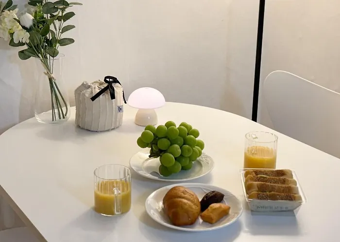Sinnonhyeon Station 3-minute Walk, Gangnam Plastic Surgery Hospital, Ideal For Shopping, Airport Bus, Washer And Dryer, 2br, Free Luggage Storage Seul