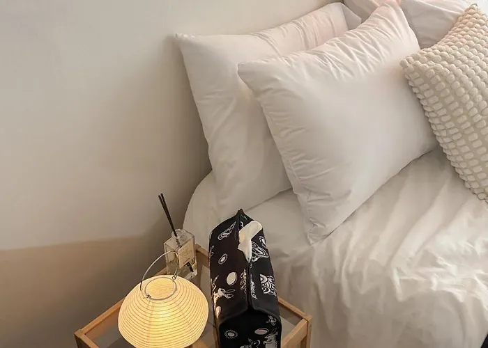 Sinnonhyeon Station 3-minute Walk, Gangnam Plastic Surgery Hospital, Ideal For Shopping, Airport Bus, Washer And Dryer, 2br, Free Luggage Storage Seul